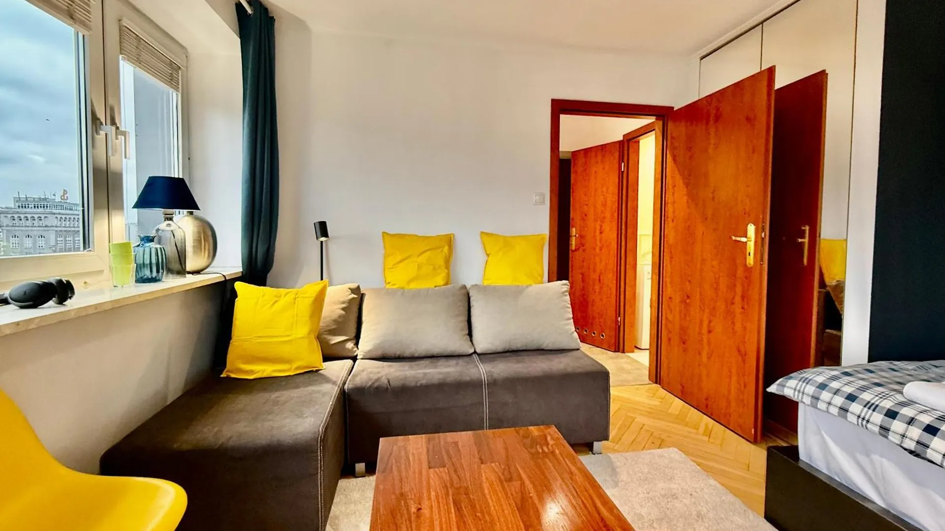 Blue 1 Lux Metro Fast Wifi 8Gbs 75'Tv Netflix Showmax Disney Warszawa