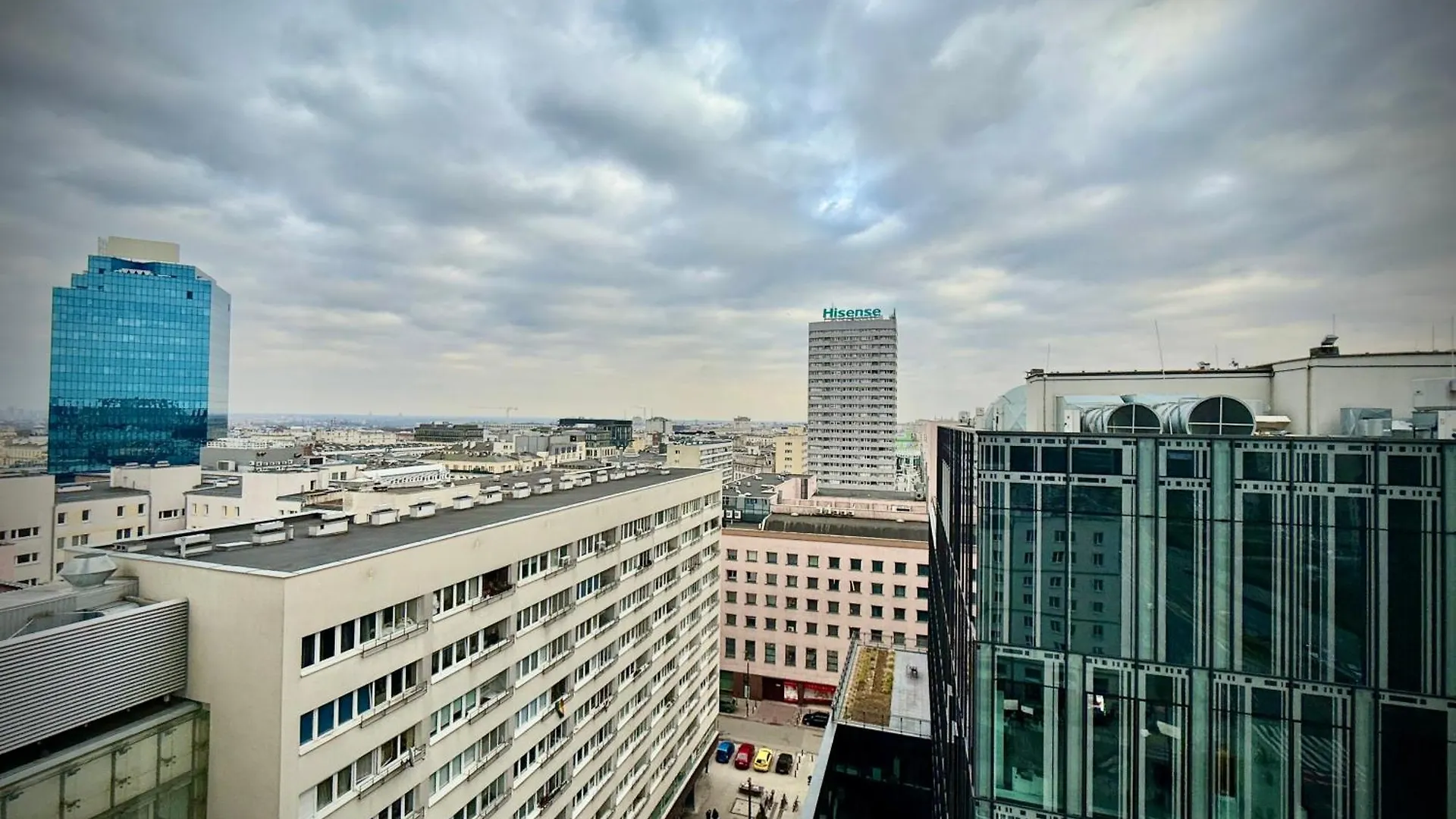 Blue 1 Lux Metro Fast Wifi 8Gbs 75'Tv Netflix Showmax Disney Warszawa 0*,  Polen
