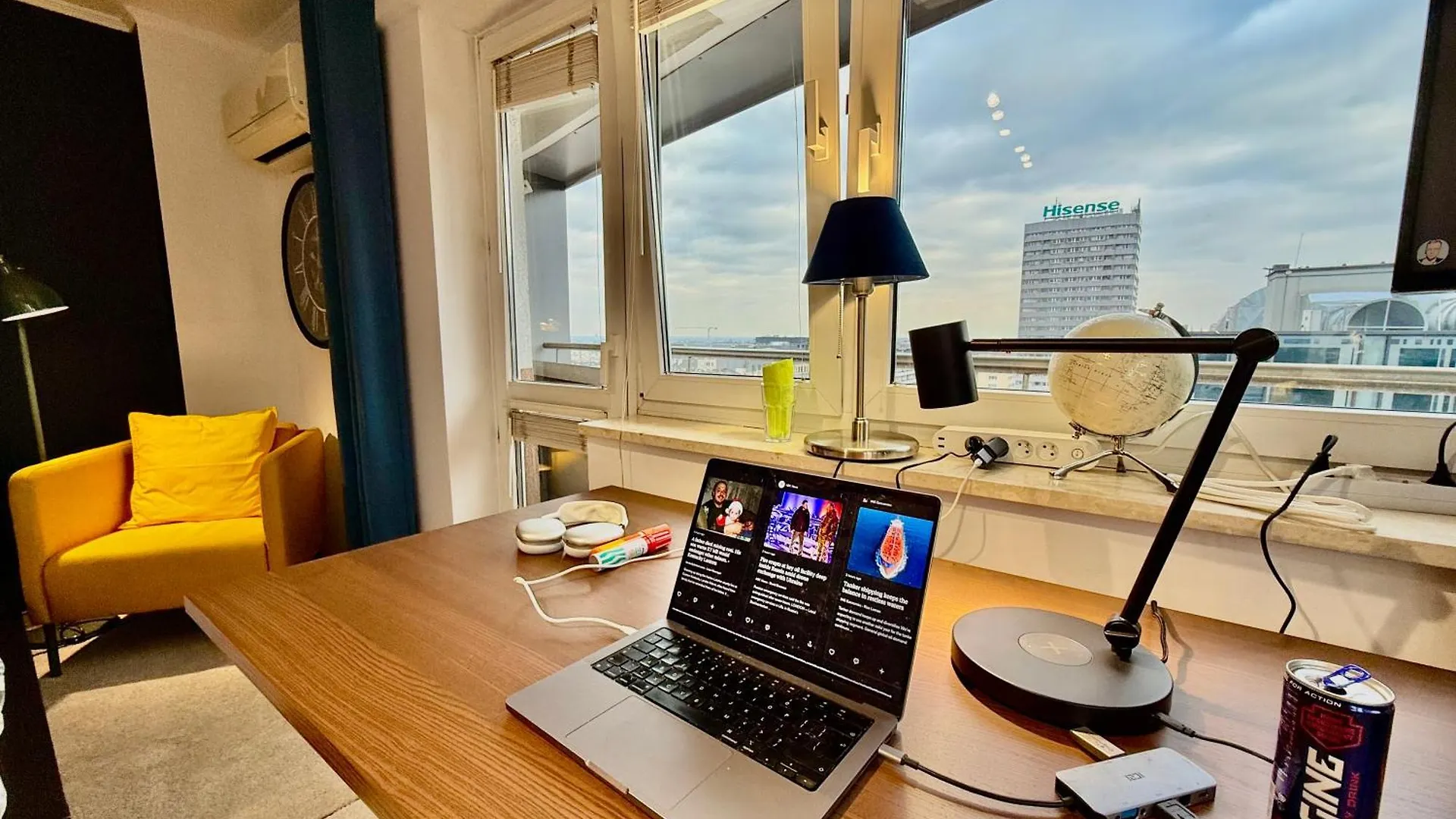 Blue 1 Lux Metro Fast Wifi 8Gbs 75'Tv Netflix Showmax Disney Warszawa Polen