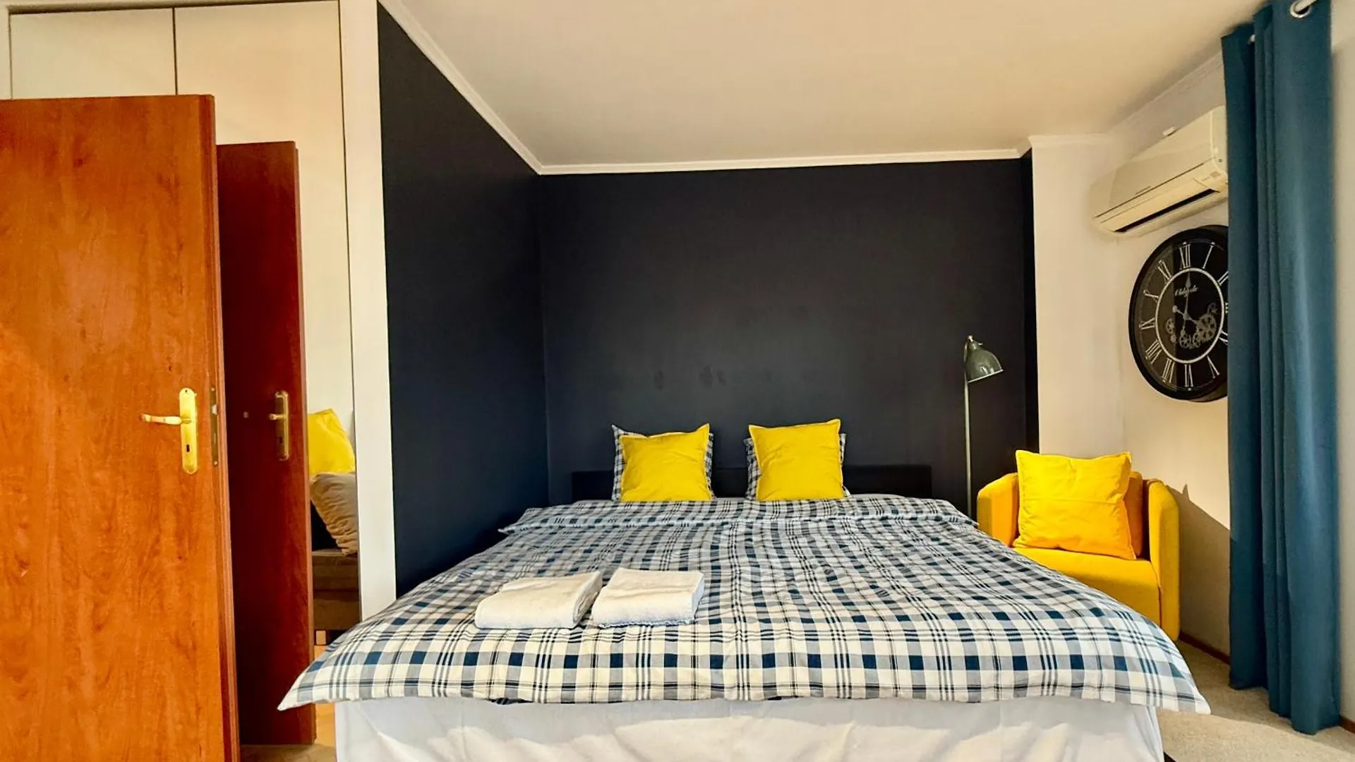 Blue 1 Lux Metro Fast Wifi 8Gbs 75'Tv Netflix Showmax Disney Warszawa
