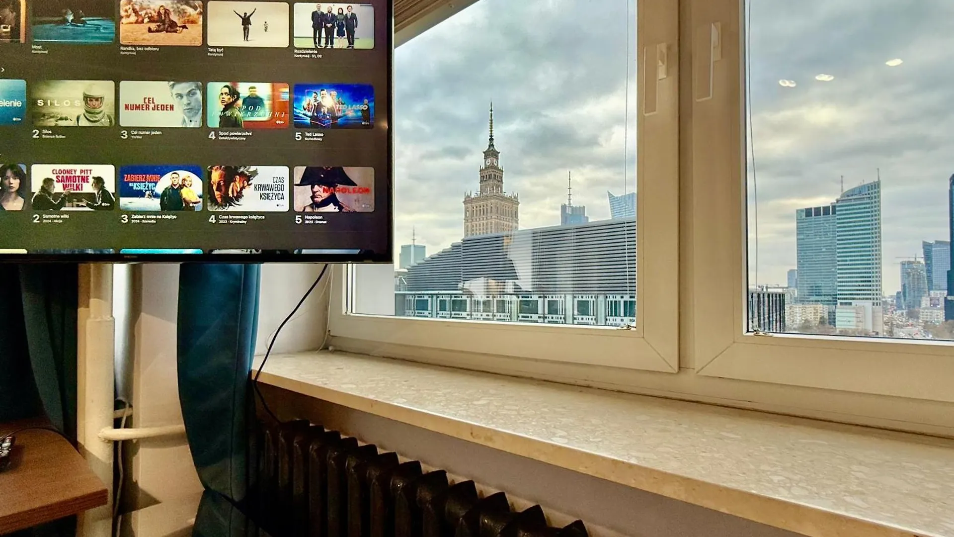 Blue 1 Lux Metro Fast Wifi 8Gbs 75'Tv Netflix Showmax Disney Warszawa 0*,