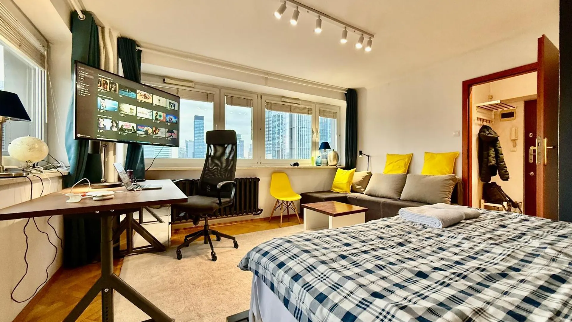 Blue 1 Lux Metro Fast Wifi 8Gbs 75'Tv Netflix Showmax Disney Varşova Daire
